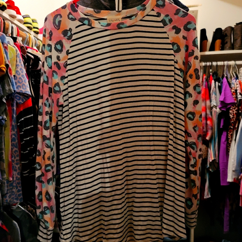 BOUTIQUE NWOT SIZE SMALL